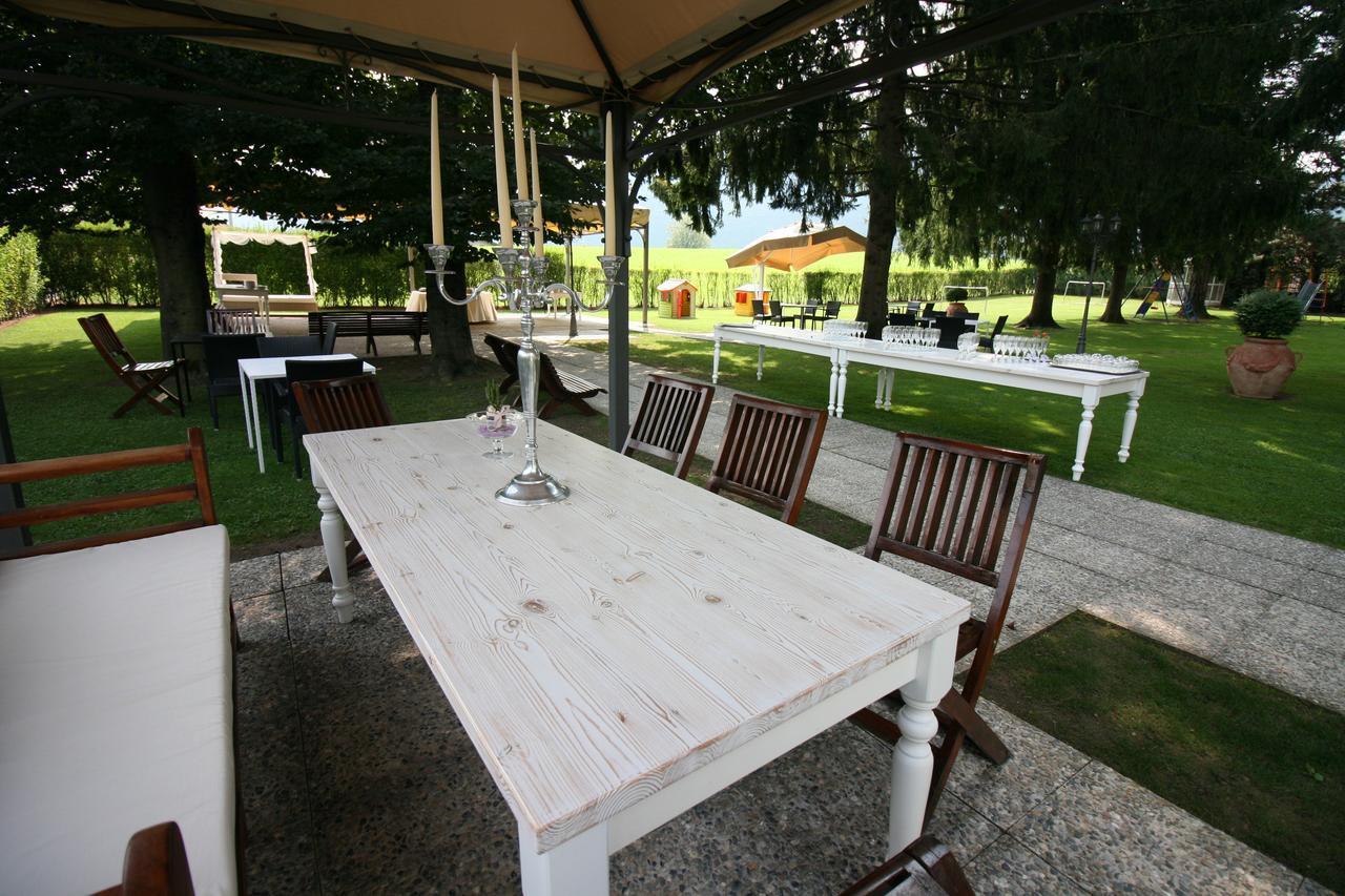 Albergo Ristorante La Bussola Clusone Eksteriør billede